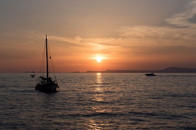 Private Sorrento Sunset Cruise with Prosecco, Spritz & Limoncello - Marina di Puolo beside the Gulf of Naples