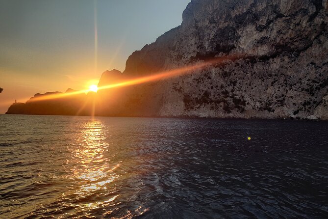 Private tour in a typical Capri boat - What the price means for a small group
