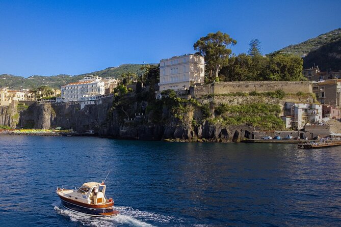 Private tour of Capri - White Grotto and the natural Madonna