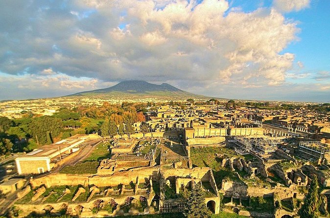 Private Tour of Pompeii with official tour guide and skip the line tickets - The ancient baths and Pompeii’s social life