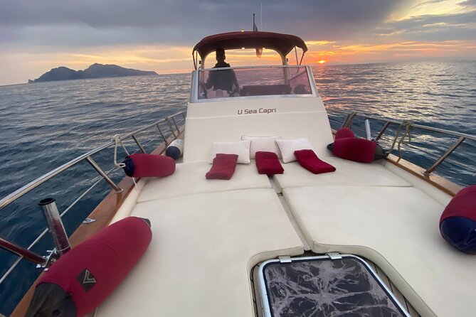 Private Tour of the Island of Capri by Boat and Visit to the Caves - White Grotto and Capri’s natural arch