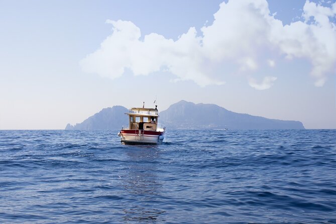 Private tour with fishing, tour of Capri and lunch on board - Marina Piccola and Capri’s harbor sights
