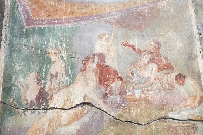 Private Tour with Official Guide through the wonders of Pompeii. - Villas filled with paintings and mosaics