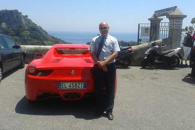 Private transfer from Amalfi to Naples - Optional stops at Pompeii or a winery