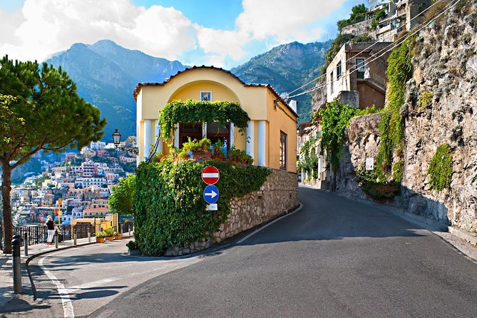 Private Transfer From Positano Hotels to Naples - Leaving Positano without the usual transport headache
