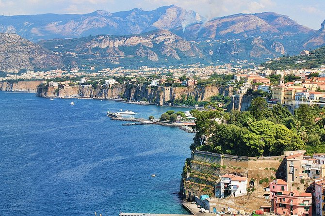 Private Transfer from Sorrento to Naples Airport or Station - Comfortable cars and the luggage question
