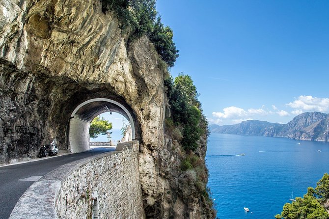 Private Transfer: From Sorrento to Positano with hotel pick-up and drop-off - Arriving in Positano with your bags handled