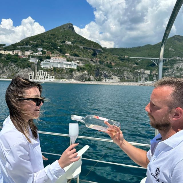 Salerno: Amalfi Coast Cruise with Lunch, Aperitif & Swimming - Boat comfort, crew, and atmosphere