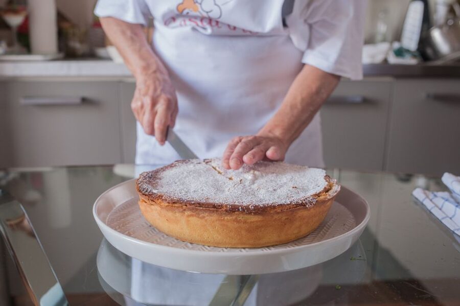 Salerno: Food Tasting Experience at a Local's Home - The hosts make the experience