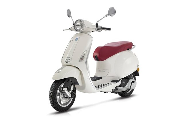 Scooter Rental Vespa Primavera 125cc from Sorrento - Picking up at Corso Italia 333