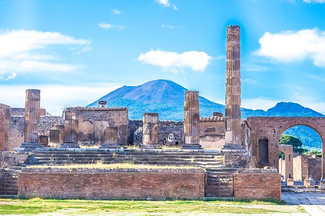 Semi - Private Tour of Pompeii with an Archaeologist - From fast-food counters to private homes