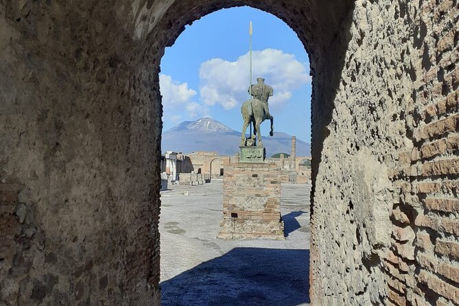 Semi - Private Tour of Pompeii with an Archaeologist - Small group promise, with an important caveat