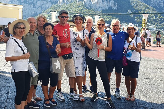 Shared CAPRI Tour - 360° experience by Bus, Boat & Guide - Capri town and the Piazzetta
