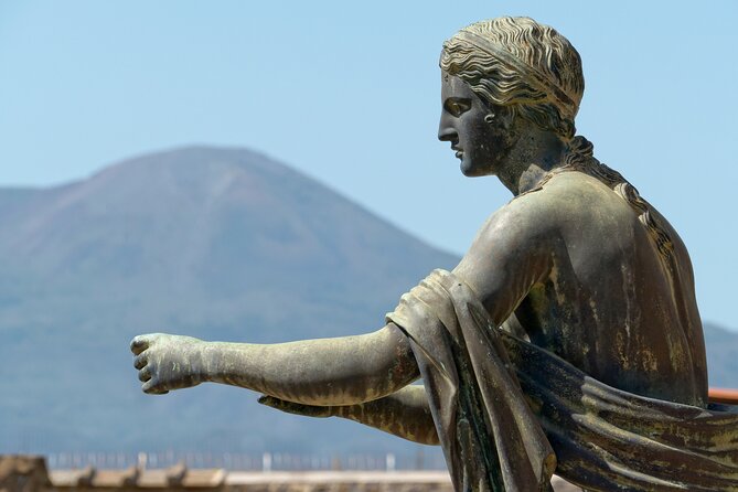 Skip the Line: Pompeii Express Small Group Guided Tour - Guides Francesco and the Local View
