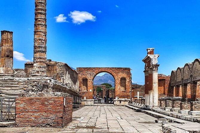 Skip the line Pompeii Guided Tour - Why a guided Pompeii visit makes sense