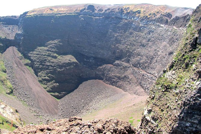 Skip-the-Line Pompeii & Volcano Vesuvius Day Tour w Hotel or Port Pickup - A useful break for lunch between the two sites