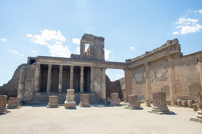Skip the line Private tour of Pompeii from Sorrento - Why a private guide helps at Pompeii