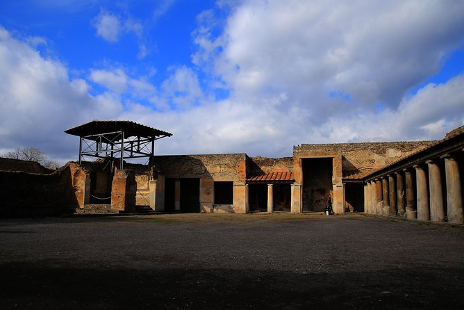 Small Group Guided Walking Tour of Ancient Pompeii Highlights - Key points to know before booking