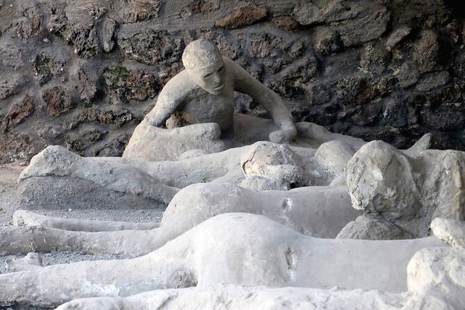 Small-Group Tour in Pompeii with a Real Archeologist, ticket included - Why an archaeologist changes the Pompeii visit