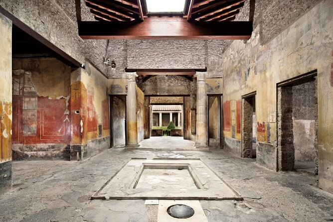 Small-Group Tour in Pompeii with a Real Archeologist, ticket included - The Lupanar and the less polished side of Roman life
