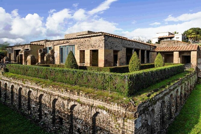 Small-Group Tour in Pompeii with a Real Archeologist, ticket included - The House of the Faun and the House of Menander