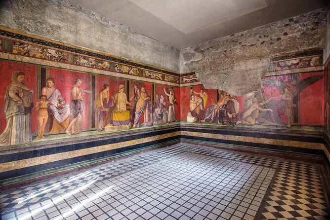 Small-Group Tour in Pompeii with a Real Archeologist, ticket included - The amphitheatre and gymnasium area
