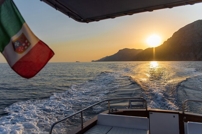 Small Group Tour in Positano by Boat at Sunset with Prosecco - Why This Sunset Cruise Works So Well