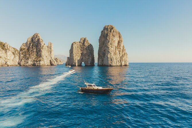 Sorrento: Capri Boat Small Group Tour Up to 8 & 4 hours ashore - Why this Capri boat tour works well from Sorrento