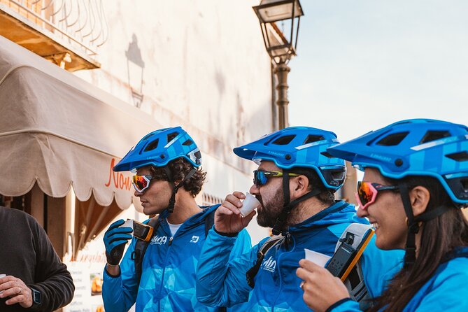 Sorrento e-bike adventure: olive oil and lemon tasting - Guides can shape the whole outing