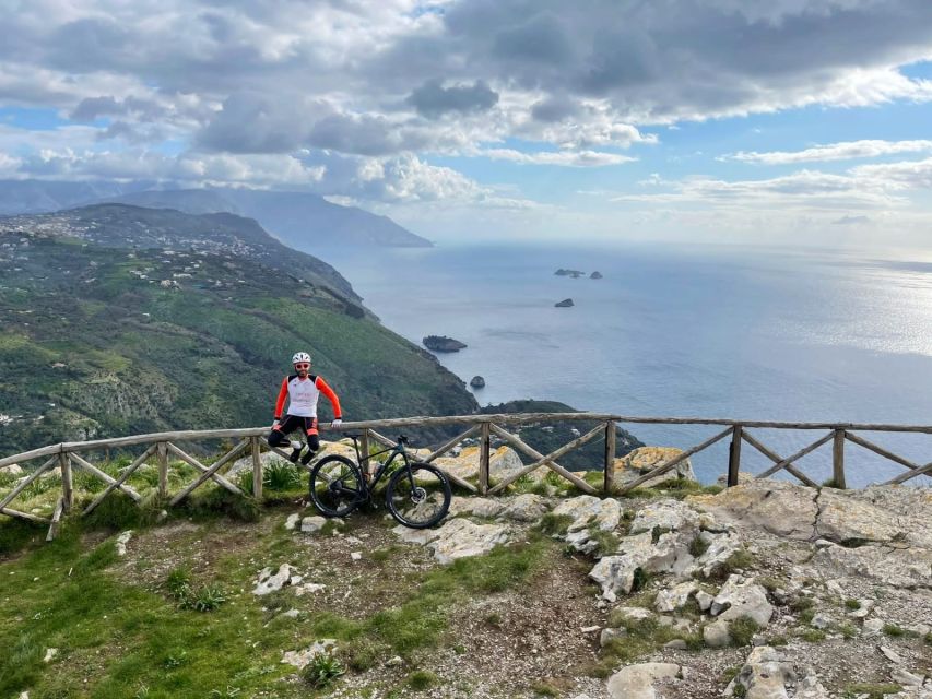 Sorrento: E-Bike Wine & Food Tour - Meeting in Piazza Andrea Veniero