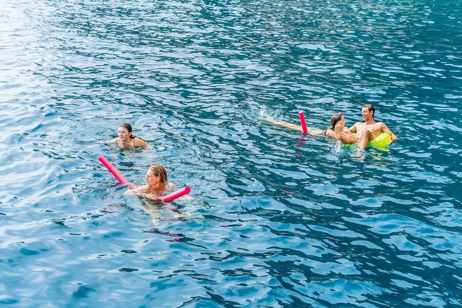 Sorrento: Exclusive Capri Boat Tour and Optional Blue Grotto - Four hours to make Capri your own