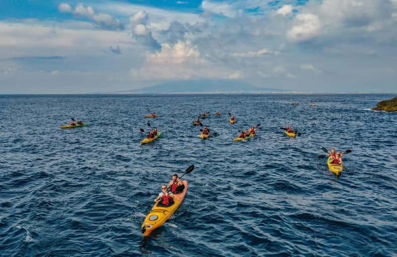 Sorrento: Guided Kayak Tour + Free 1h Paddleboarding - What makes this beginner-friendly