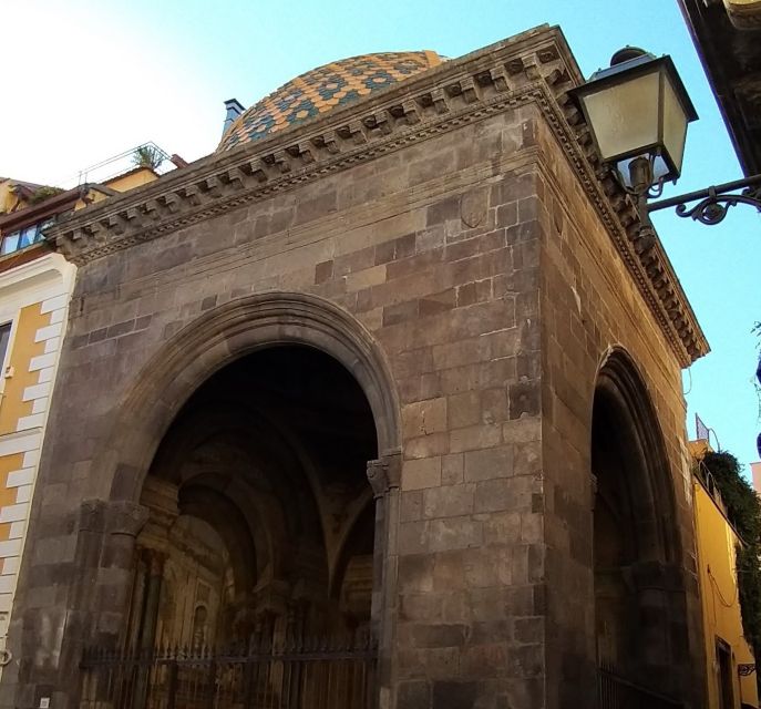 Sorrento: Guided Walking Tour & Limoncello Tasting - Sedil Dominova and Sorrento’s civic past
