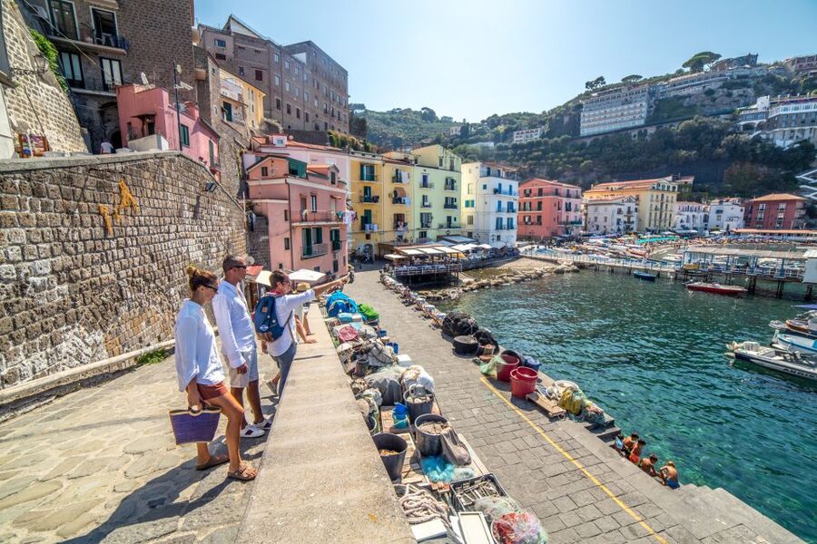 Sorrento: Guided Walking Tour & Street Food Experience - The guides and the value of local advice