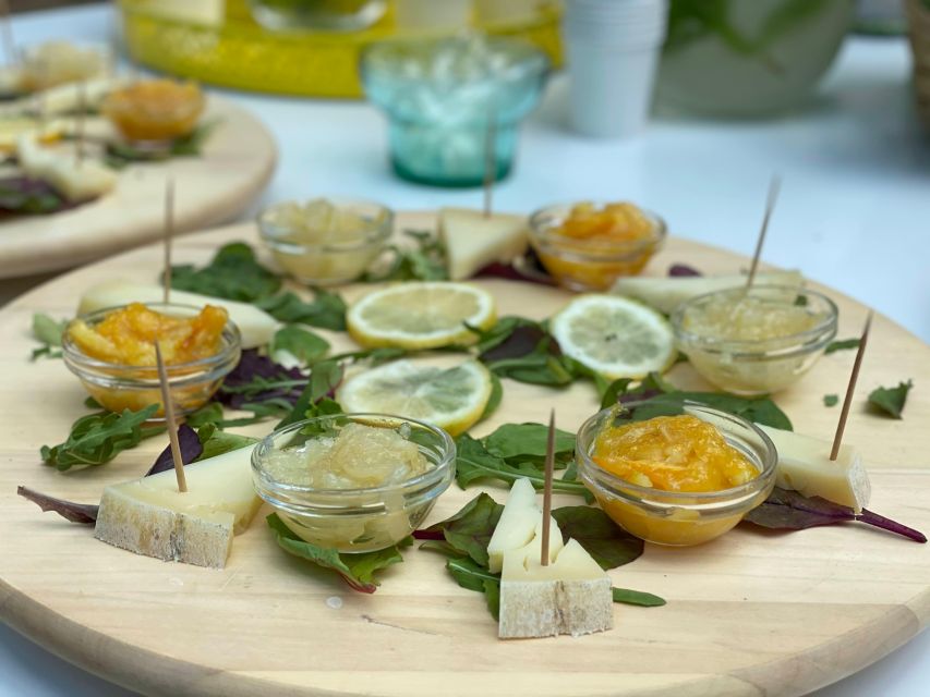 Sorrento: Lemon Garden Tour with Marmalade Tasting - What the guide explains in 45 minutes