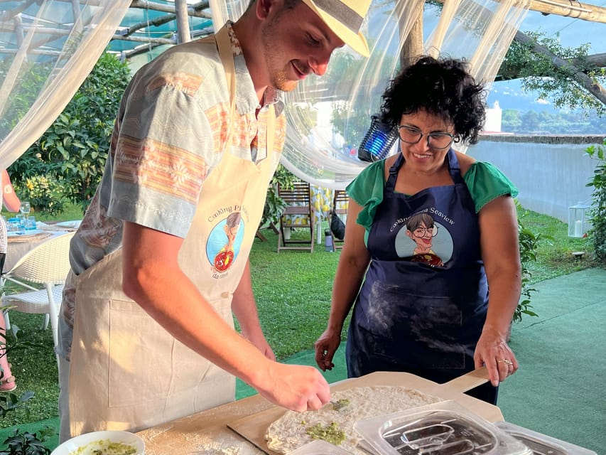 Sorrento: Pizza Class with Sea View - Making your own Neapolitan pizza