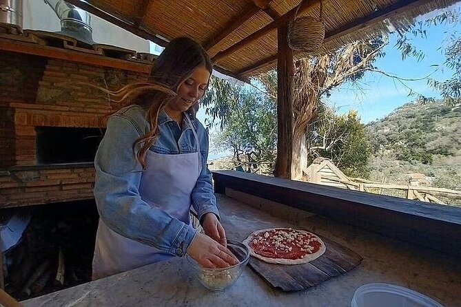 Sorrento Pizza Class with Wine, Limoncello and Transfer Included - What the group size feels like