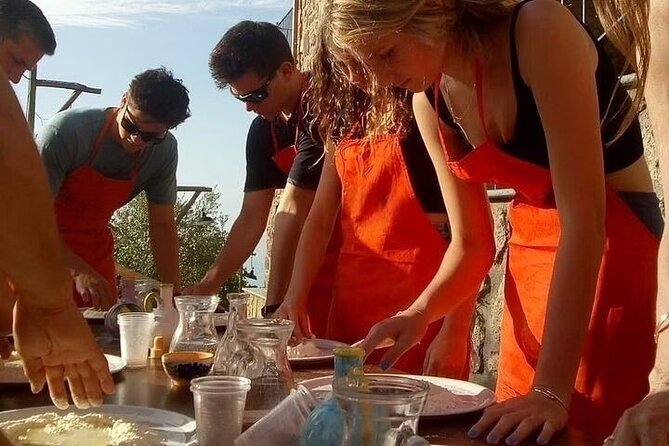 Sorrento Pizza Class with Wine, Limoncello and Transfer Included - Practical details that make the evening easier