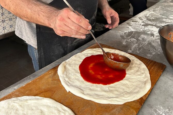 Sorrento Pizza Making Class with Local Pizzaiolo Hands on 100% - Timing, pickup, and group size