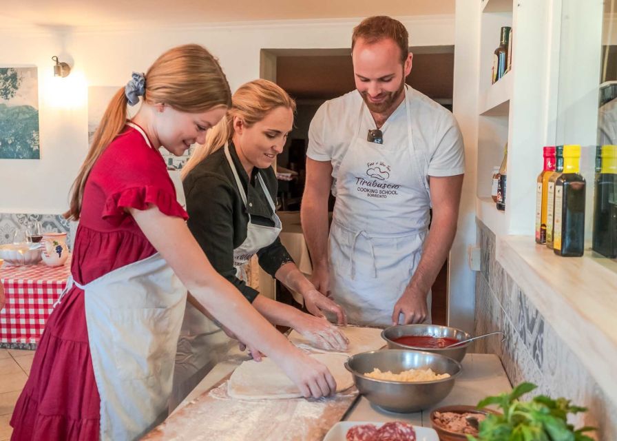 Sorrento: Pizza Making Course - Choosing toppings and making your own pizza