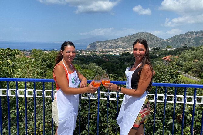 Sorrento Pizza School Activity in Italy - Why the small group matters