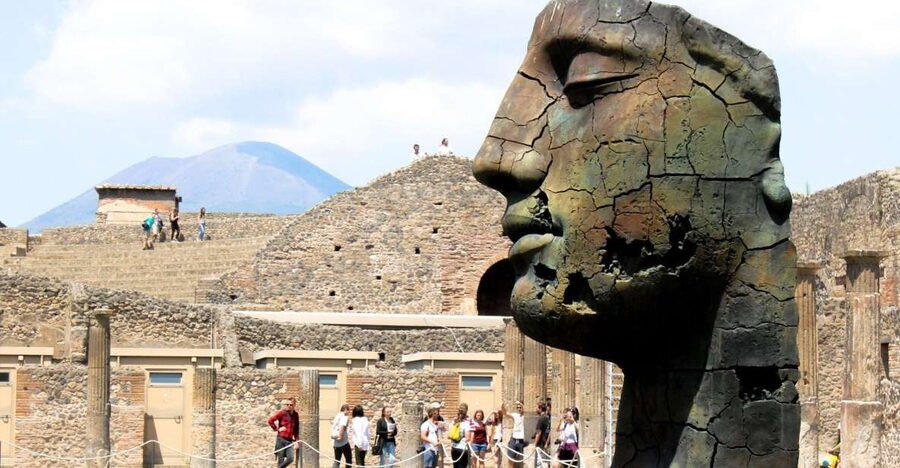 Sorrento: Pompeii and Vesuvius Day Trip with Entry and Lunch - Pompeii With Two Hours of Guided Commentary