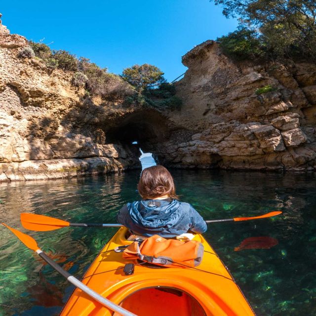 Sorrento: Premium Kayaking Experience with Swimming - Paddling past cliffs and rock formations