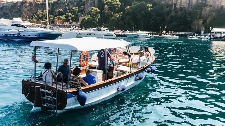 Sorrento: Sightseeing Cruise with Limoncello Tasting - Queen Giovanna’s pool and the old ruins