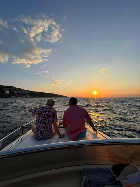 Sorrento: Sunset Coastal Boat Tour with Aperitif - Leaving from Via Marina Piccola