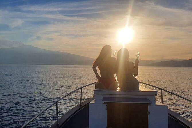 Sorrento Sunset Experience With Prosecco, Limoncello and Snacks - Leaving Marina Grande on a Sorrentine gozzo