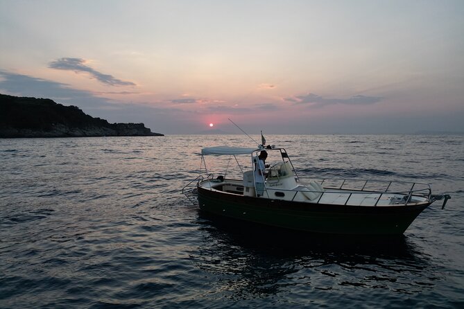 Sorrento Sunset Private Tour - Premium 28ft Boat - Practical details that make the evening easier