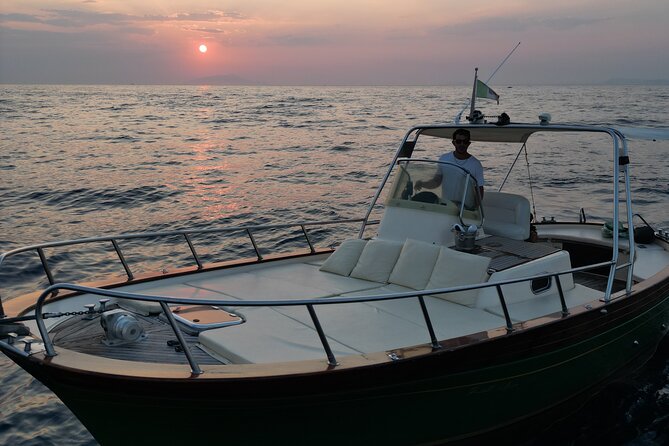 Sorrento Sunset Private Tour - Premium 28ft Boat - Should you book the Sorrento Sunset Private Tour?
