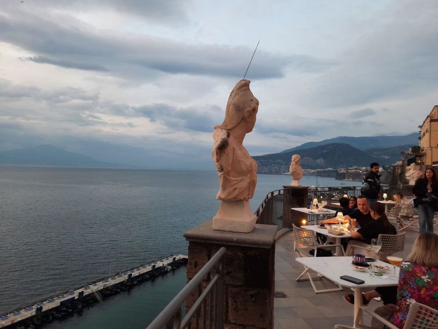 Sorrento: walking in the Grand Tour with stunning landscapes - Walking down to Marina Grande