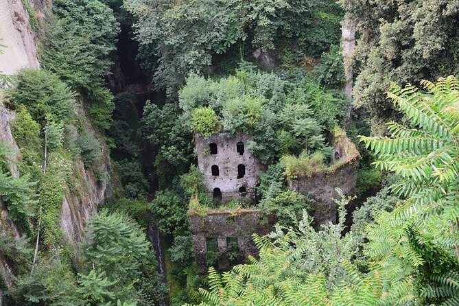 Sorrento Walking Tour & Limoncello Tasting - Why this Sorrento walk is useful early in your stay